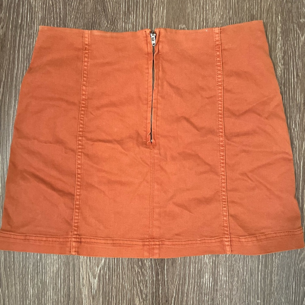 Orange skirt, zipper closure. Super cute!! - Picture 5 of 5
